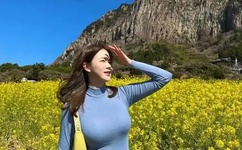 浴室里强摁做开腿呻吟的漫画图片